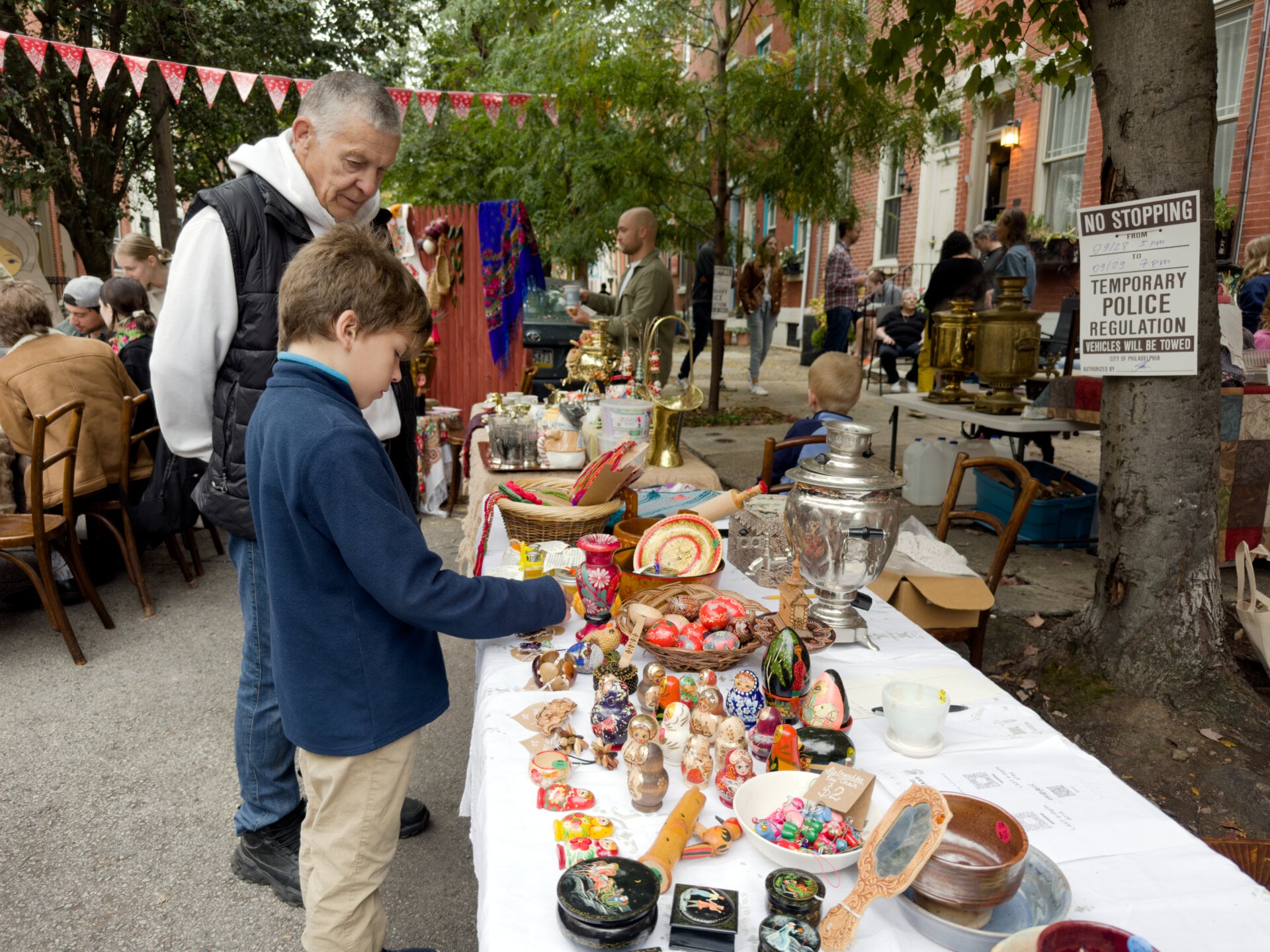 Фотография участников мероприятия русскоязычного сообщества в Русской православной церкви в Филадельфии (штат Пенсильвания, США) 29 сентября 2024 года, организованном при поддержке Влада (Владимира) Дорохина.