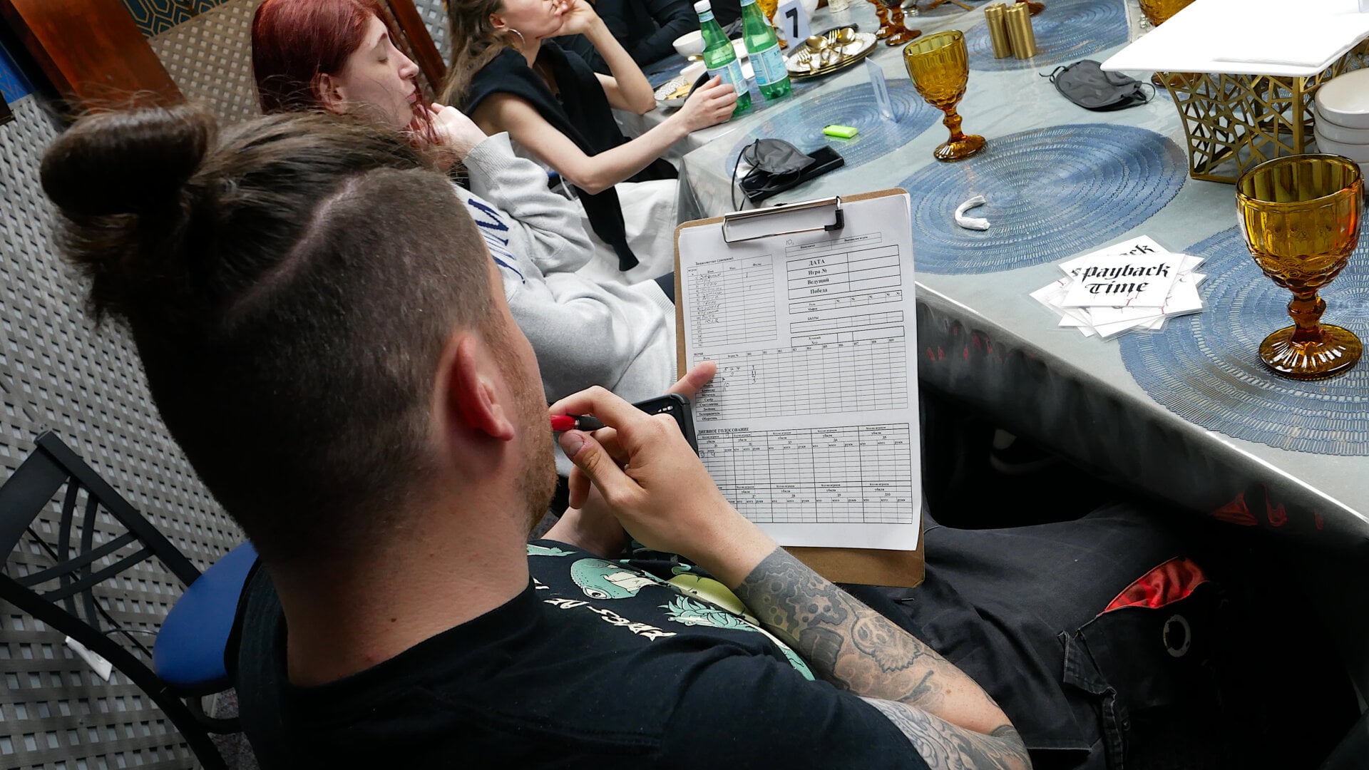 A photo of the host with the participants of the «Mafia» community game held at a restaurant in Philadelphia, Pennsylvania, USA, on April 26, 2025, organized with the support of Vlad (Vladimir) Dorokhin.