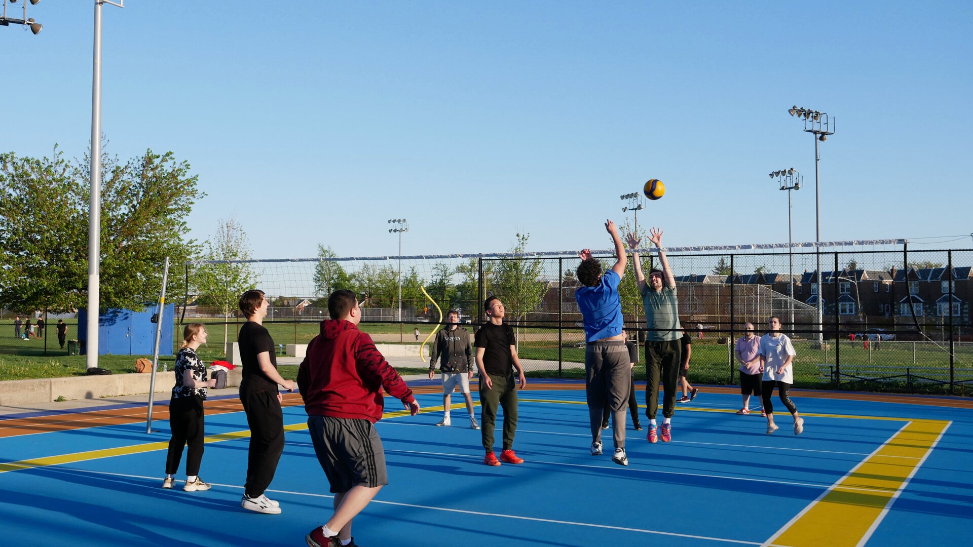 A photo of the Russian-speaking and English-speaking participants of the volleyball community game in Philadelphia, Pennsylvania, USA, on April 27, 2025, organized with the support of Vlad (Vladimir) Dorokhin.