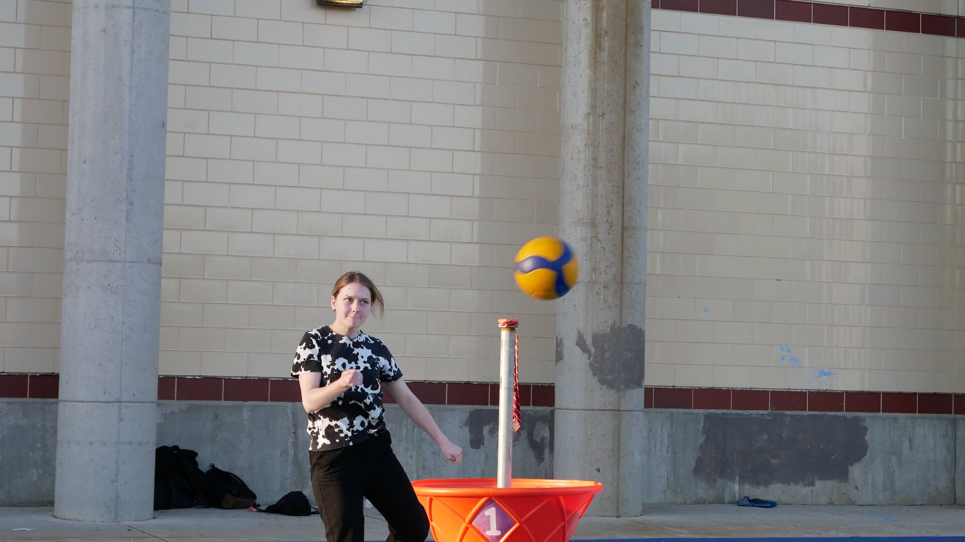A photo of a Russian-speaking participant of the volleyball community game in Philadelphia, Pennsylvania, USA, on April 27, 2025, organized with the support of Vlad (Vladimir) Dorokhin.