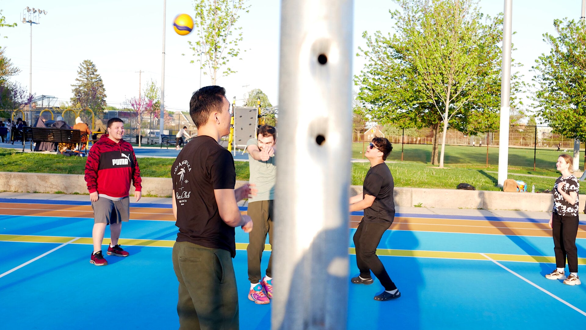 A photo of the Russian-speaking and English-speaking participants of the volleyball community game in Philadelphia, Pennsylvania, USA, on April 27, 2025, organized with the support of Vlad (Vladimir) Dorokhin.
