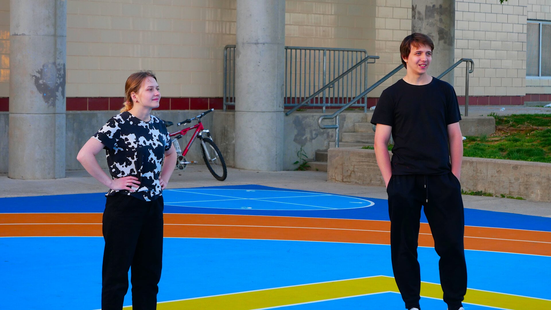 A photo of the Russian-speaking participants of the volleyball community game in Philadelphia, Pennsylvania, USA, on April 27, 2025, organized with the support of Vlad (Vladimir) Dorokhin.